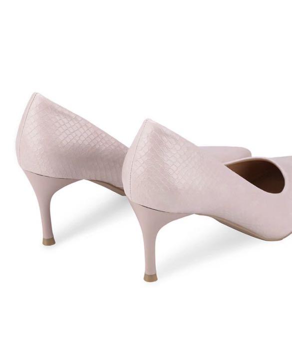 Cute light clearance pink heels