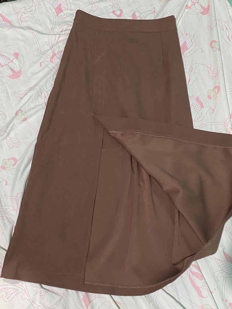 Brown Garterized Skirt (Category: Skirts) located in Manila. Submitted by declutterwzk (Listing ID 1164641455, Image 2). Description: Bought in Taiwan Never used.