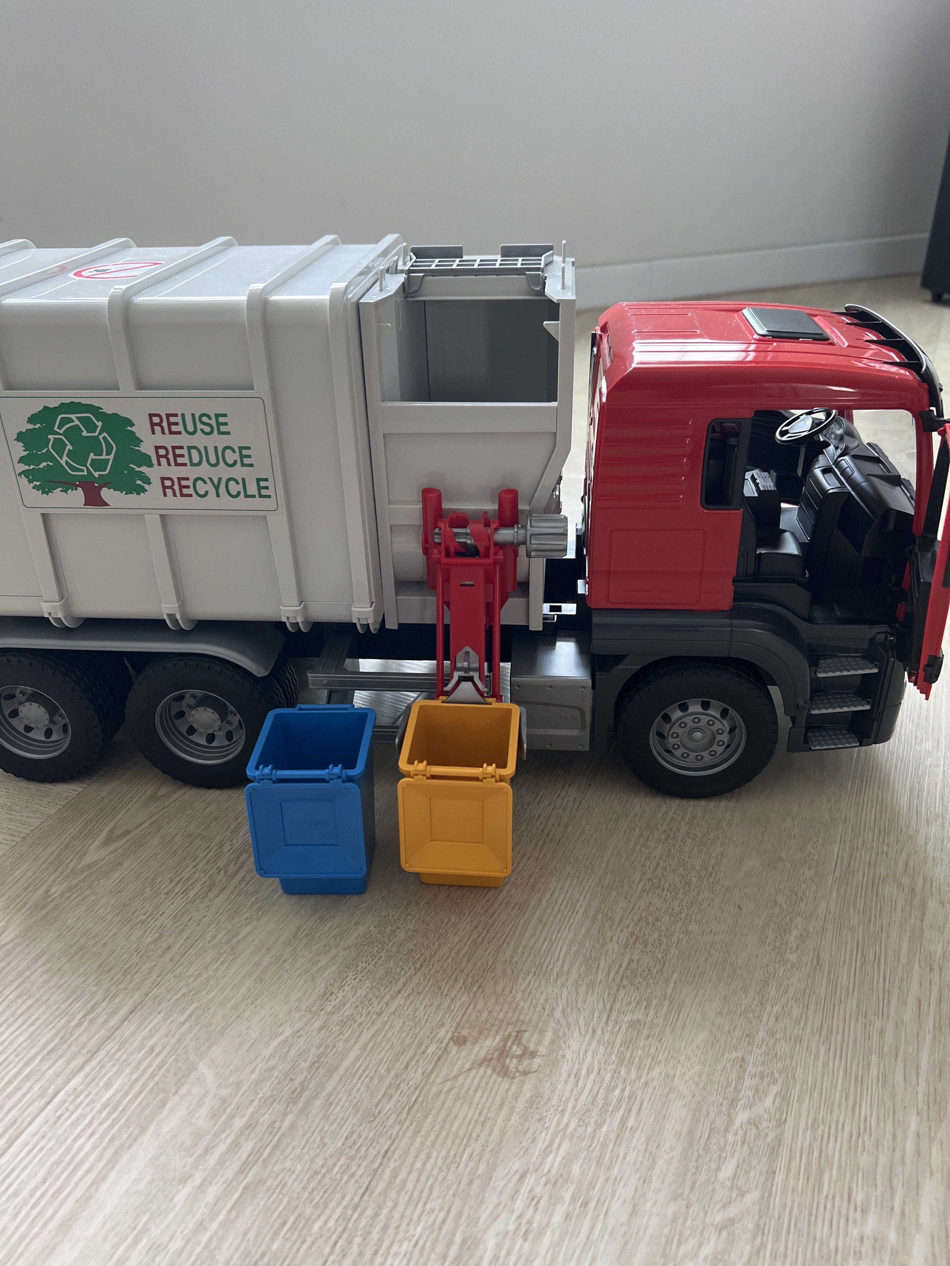 Bruder man tgs side loading garbage truck top