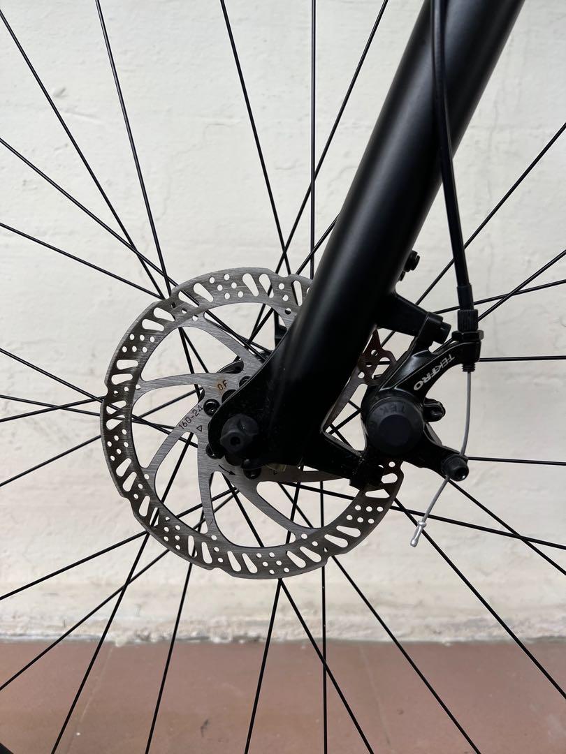 Btwin Riverside 500 Hybrid Bike 9 speed Disc Brake Grey/Red, Sports