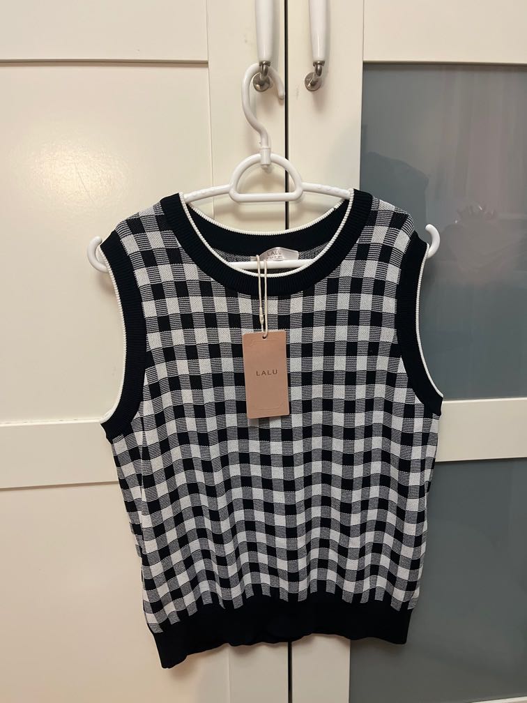 Checkered Vest, Women's Fashion, Tops, Shirts on Carousell