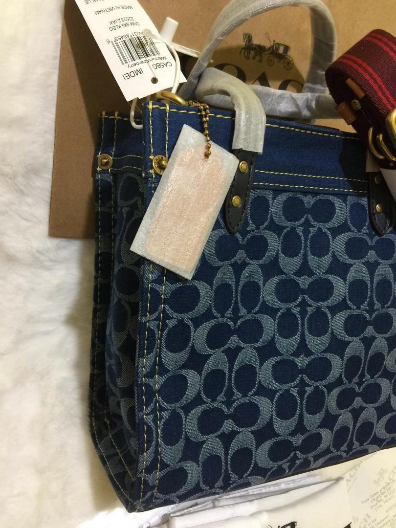 Coach Field Tote 22 In Signature Denim, Women's Fashion, Bags & Wallets