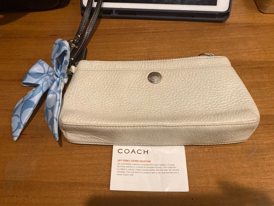 coach classic wristlet