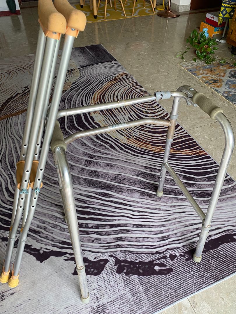 Crutches and rehabilitation walker, Health & Nutrition, Medical