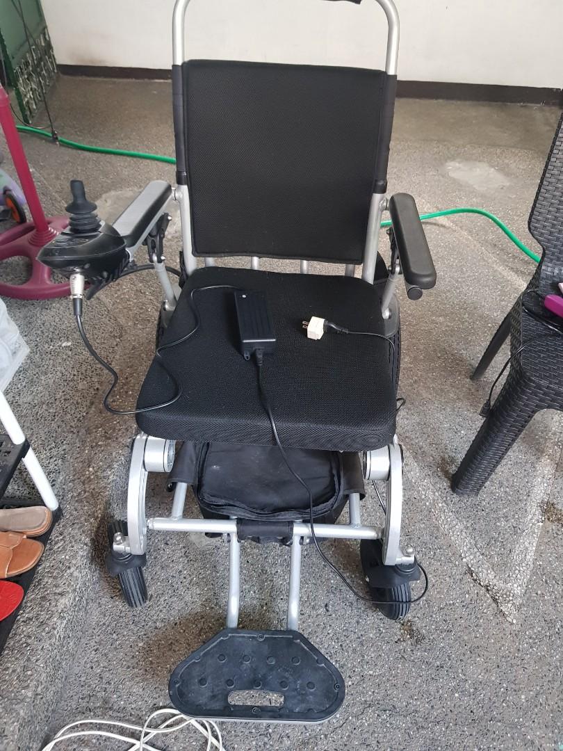 electric wheelchair (Category: Home Improvement Tools & Accessories) located in Makati City. Submitted by bufftabby (Listing ID 1164835208, Image 1). Description: .