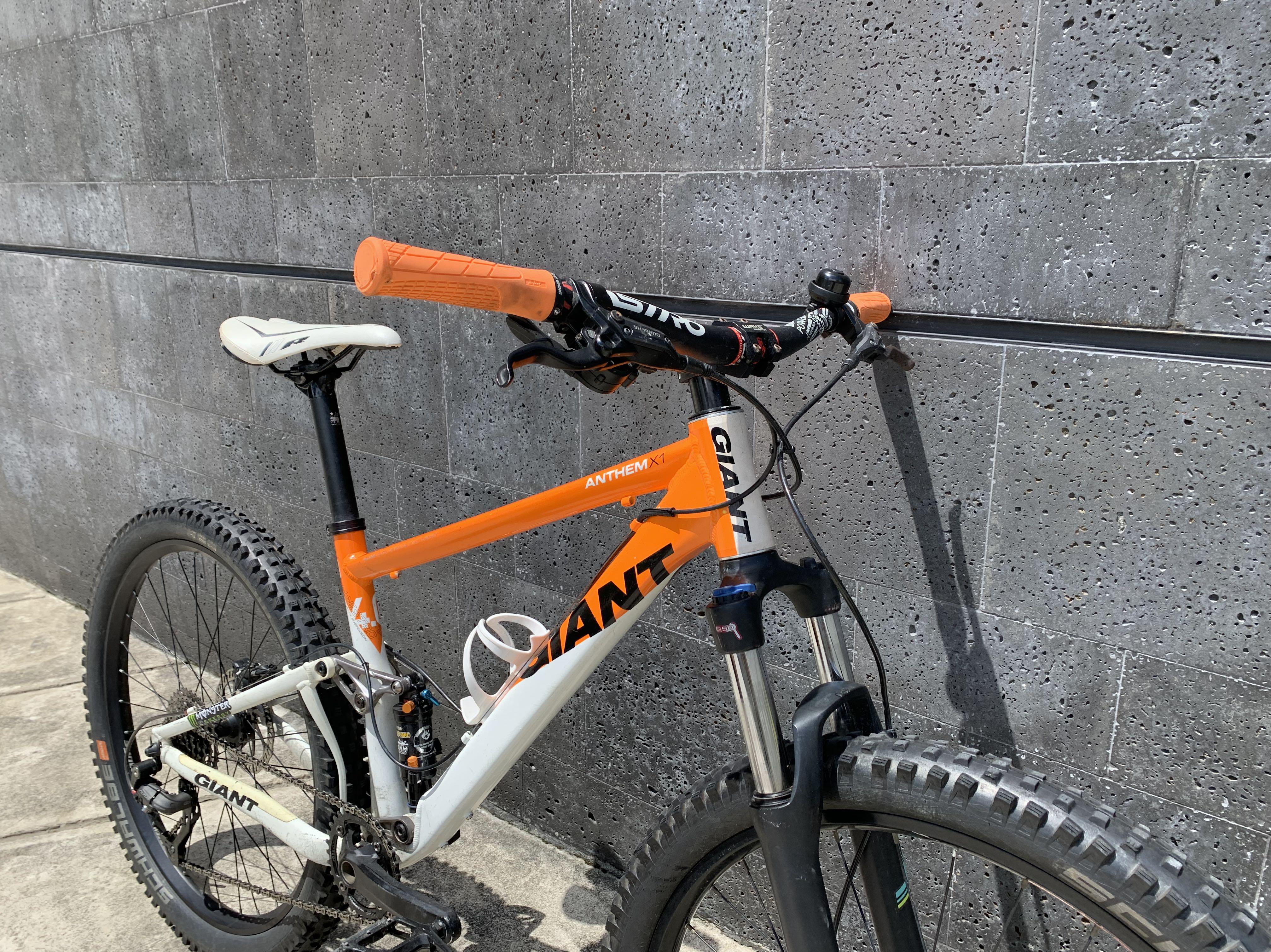 Full Suspension Mountain Bike S Frame Giant Anthem X1 Maestro 4.0