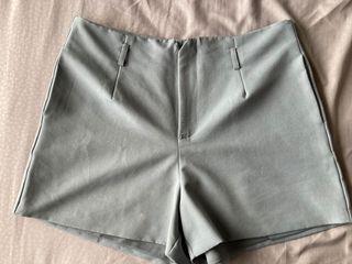 Grey shorts size XL front zip 2 side pockets preloved
