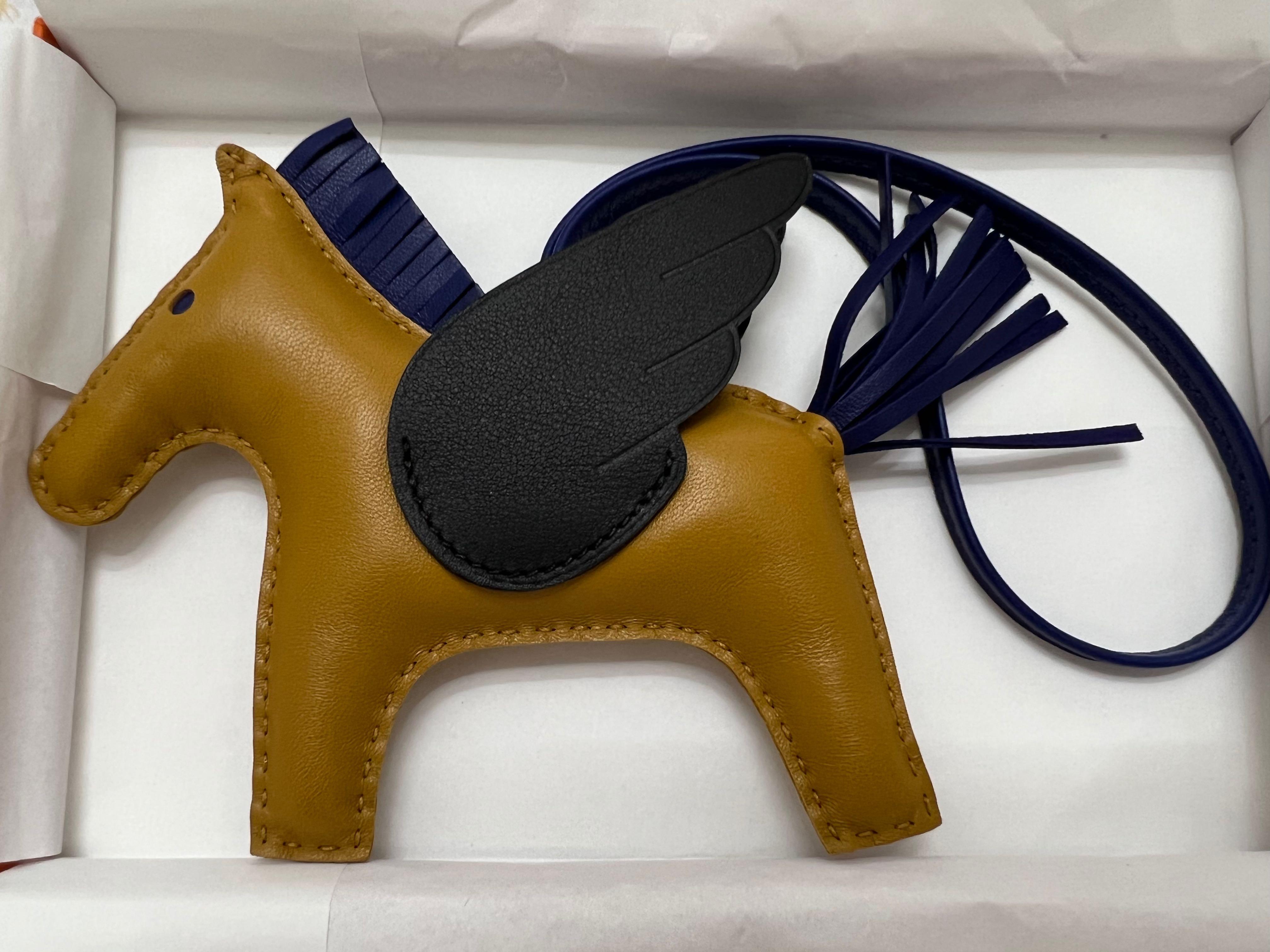 HERMES Milo Lambskin Grigri Rodeo Horse Bag Charm PM Bleu Saphir