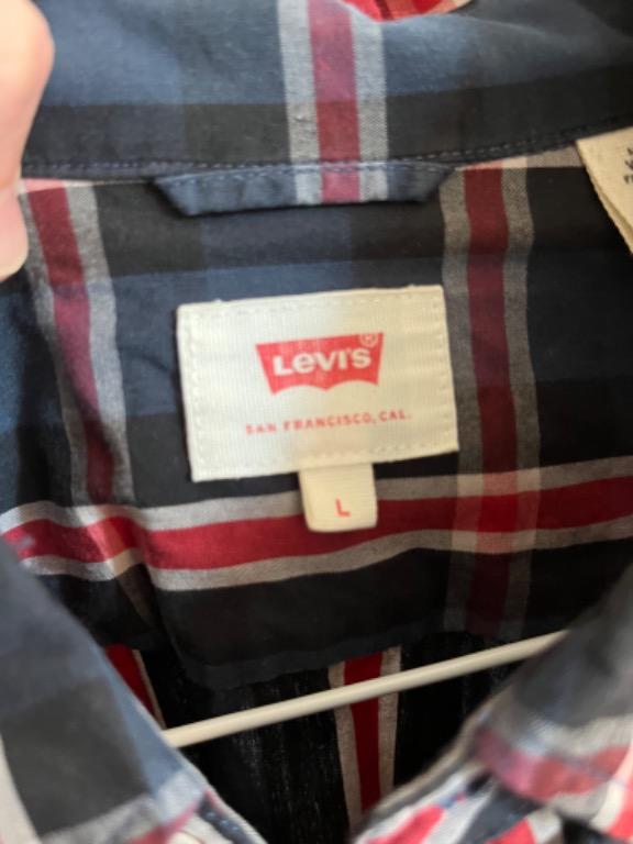 Levi's medium sales shirt size