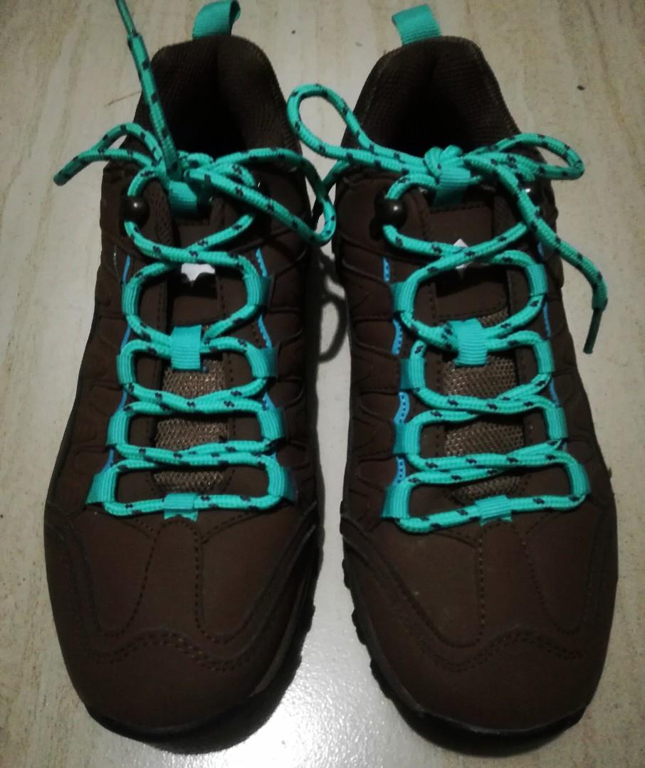 MONTAGNE Hiking Shoes, Sports Equipment, Hiking & Camping on Carousell