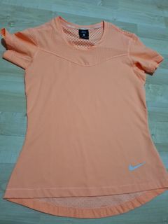 (Category: ) located in . Submitted by tiptopcloset (Listing ID 1164747485, Image 1). Description: .