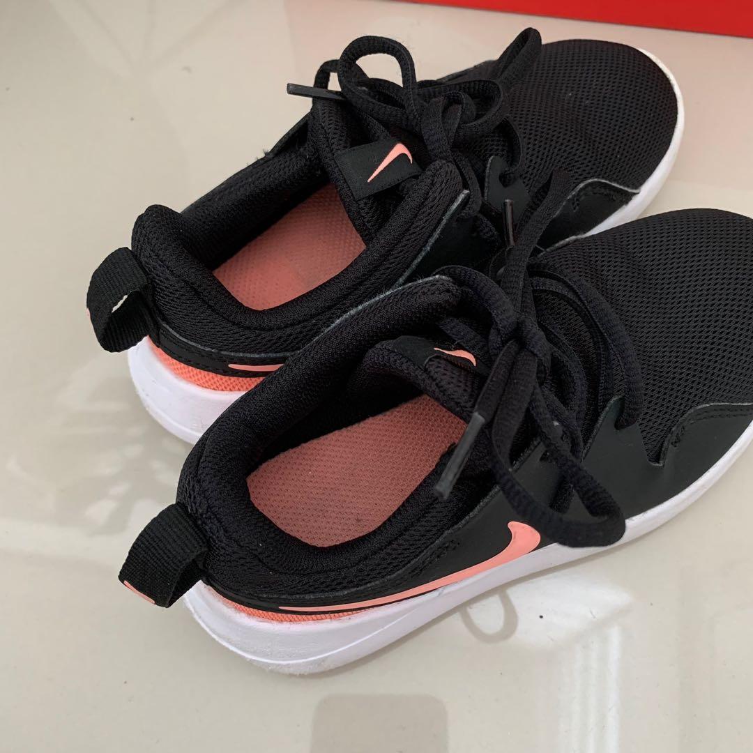 Nike hotsell tessen girls