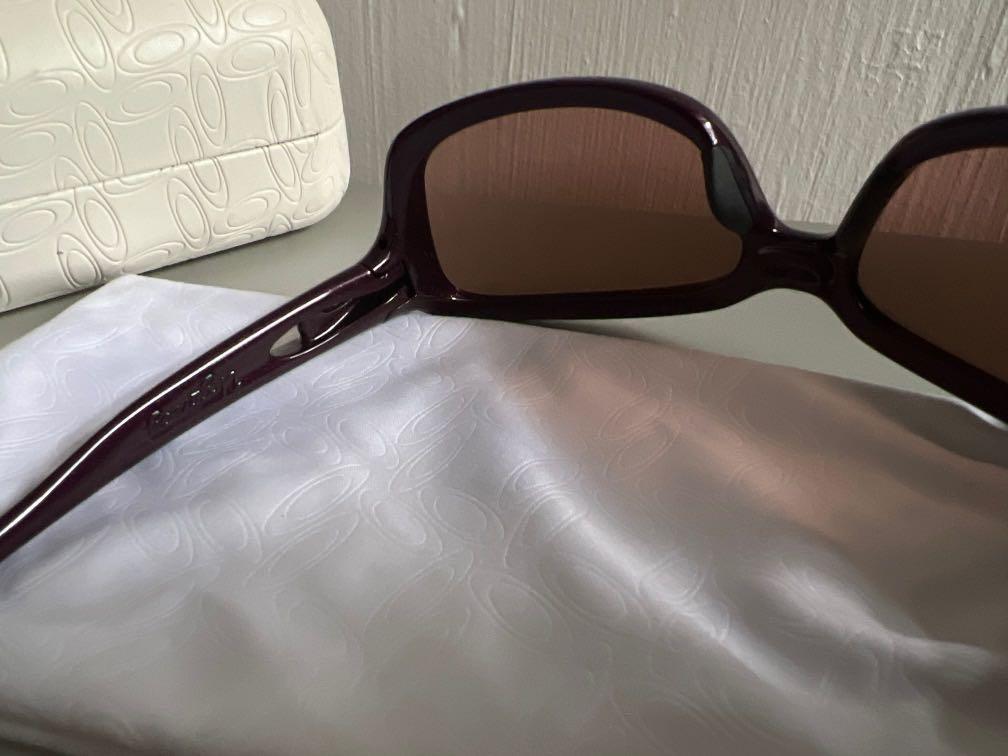 Oakley Urgency Sunglasses_Authentic , Women's Fashion, Watches & Accessories, Sunglasses