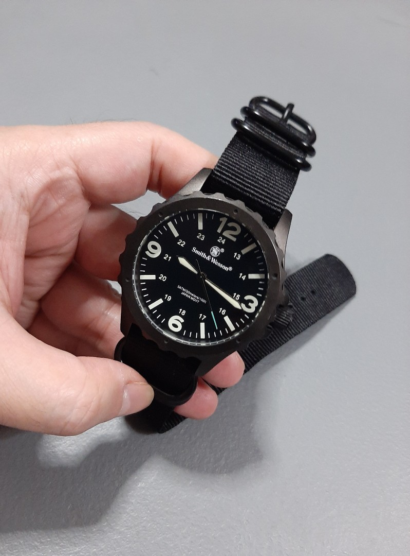 Smith and wesson clearance watch