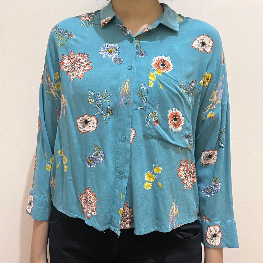 Pull \u0026 Bear Flower Shirt, Fesyen Wanita 
