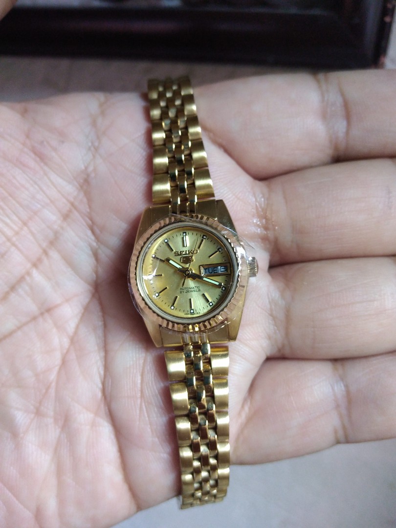Seiko 5 womens, Women's Fashion, Watches & Accessories, Watches on Carousell