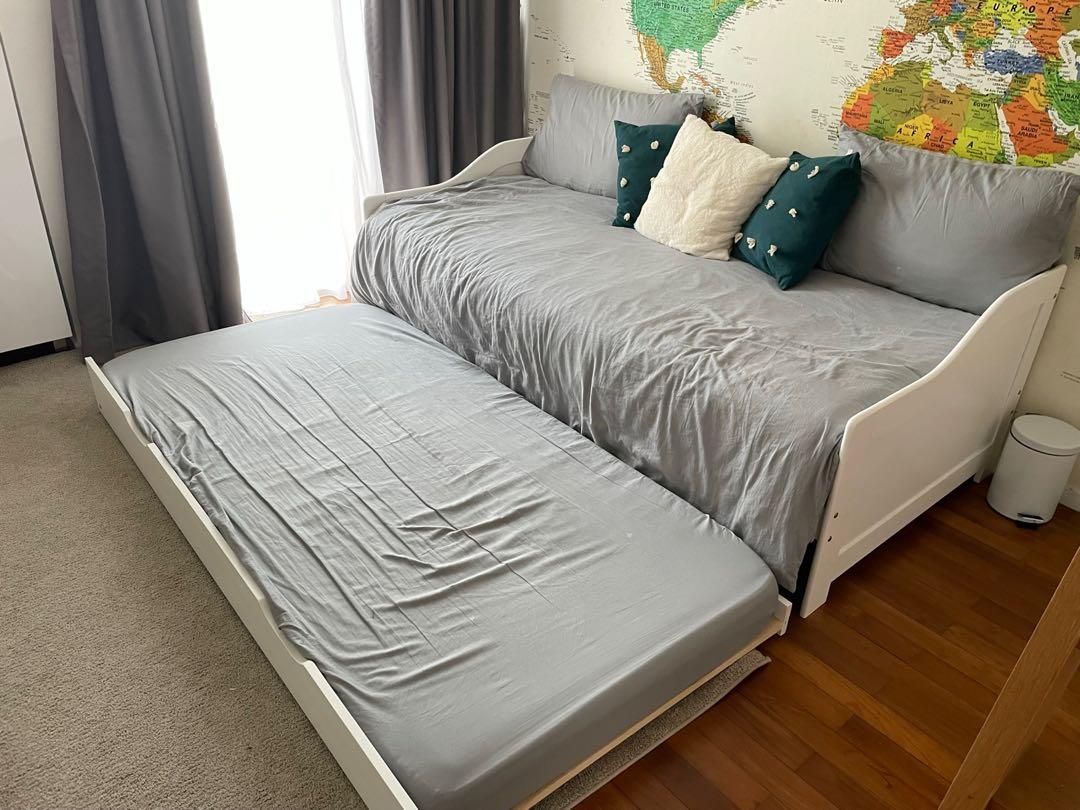 Single Day Bed with pull out bed & 2 mattresses, Furniture & Home