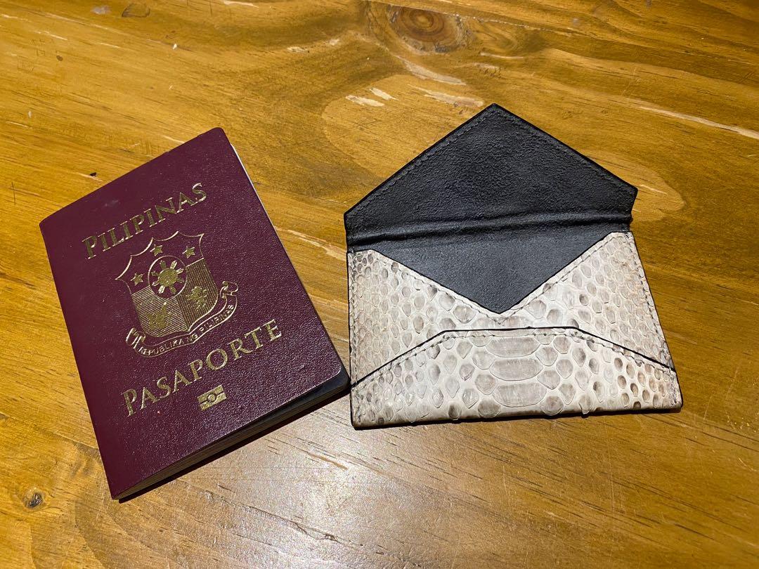 SNAKESKIN Card Holder From Bali (Category: Luxury Bags & Wallets) located in Mandaluyong City. Submitted by yohjivangarcons (Listing ID 1164636531, Image 3). Description: Bought from Bali, Indonesia.