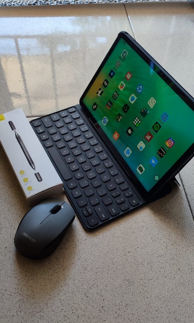 Tablet Huawei free keyboards mouse pulpen, Telepon Seluler & Tablet