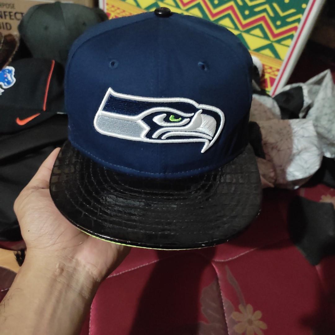 Topi new era Seattle hawk, Fesyen Pria 