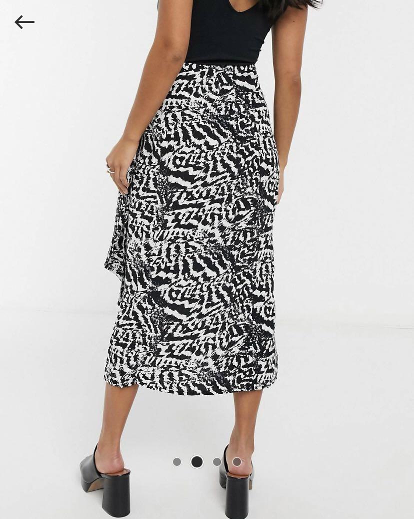 Topshop petite pleated midi skirt in mono print discount