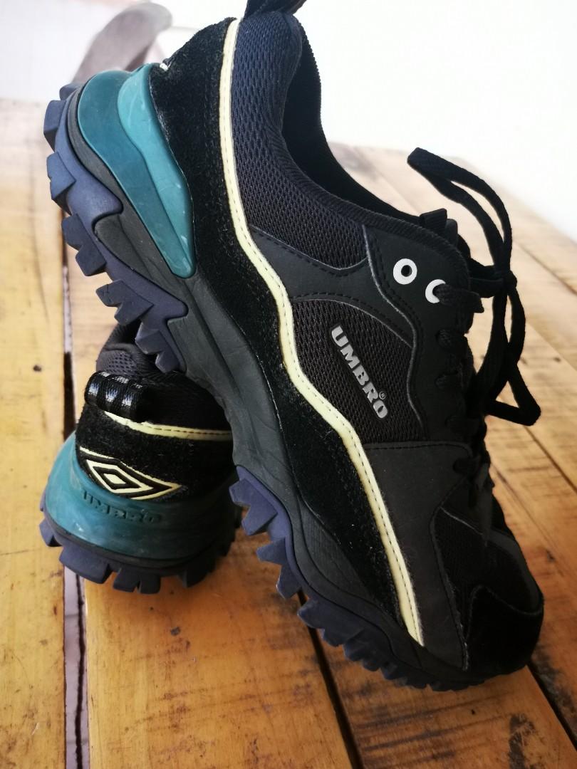 Umbro bumpy all black online