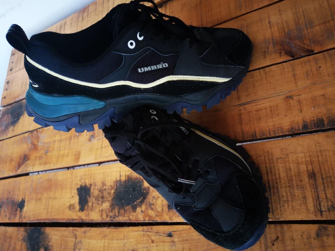 Umbro bumpy deals trainers