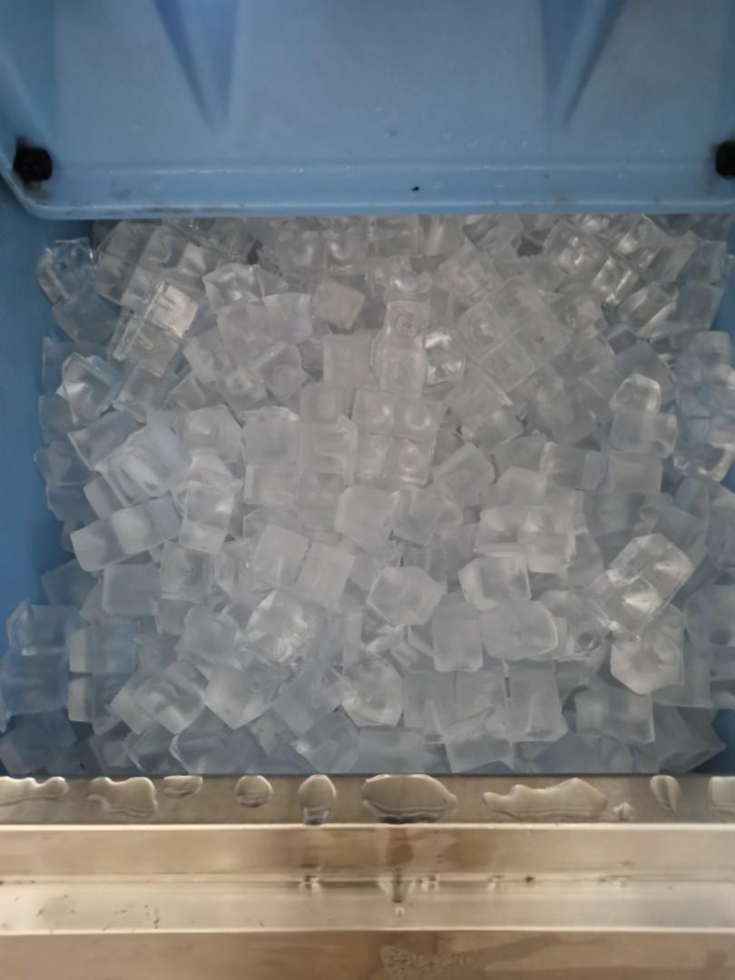 Used commercial ice machine / commercial Ice maker, TV & Home Appliances, Kitchen Appliances