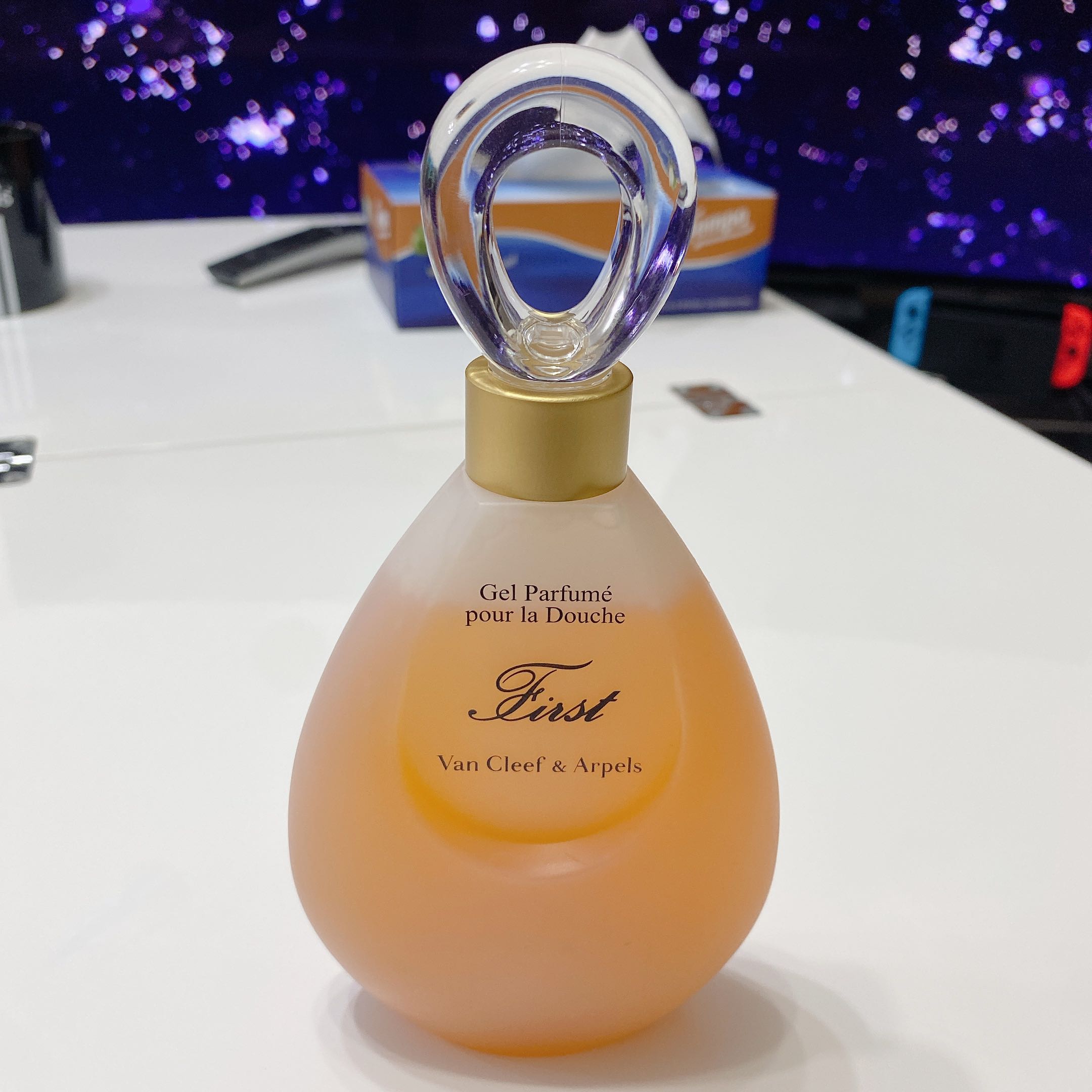 Van Cleef & Arpels First for Women Shower Gel 200ml, 美容＆化妝品, 沐浴＆身體護理, 沐浴及身體護理 沐浴 Carousell