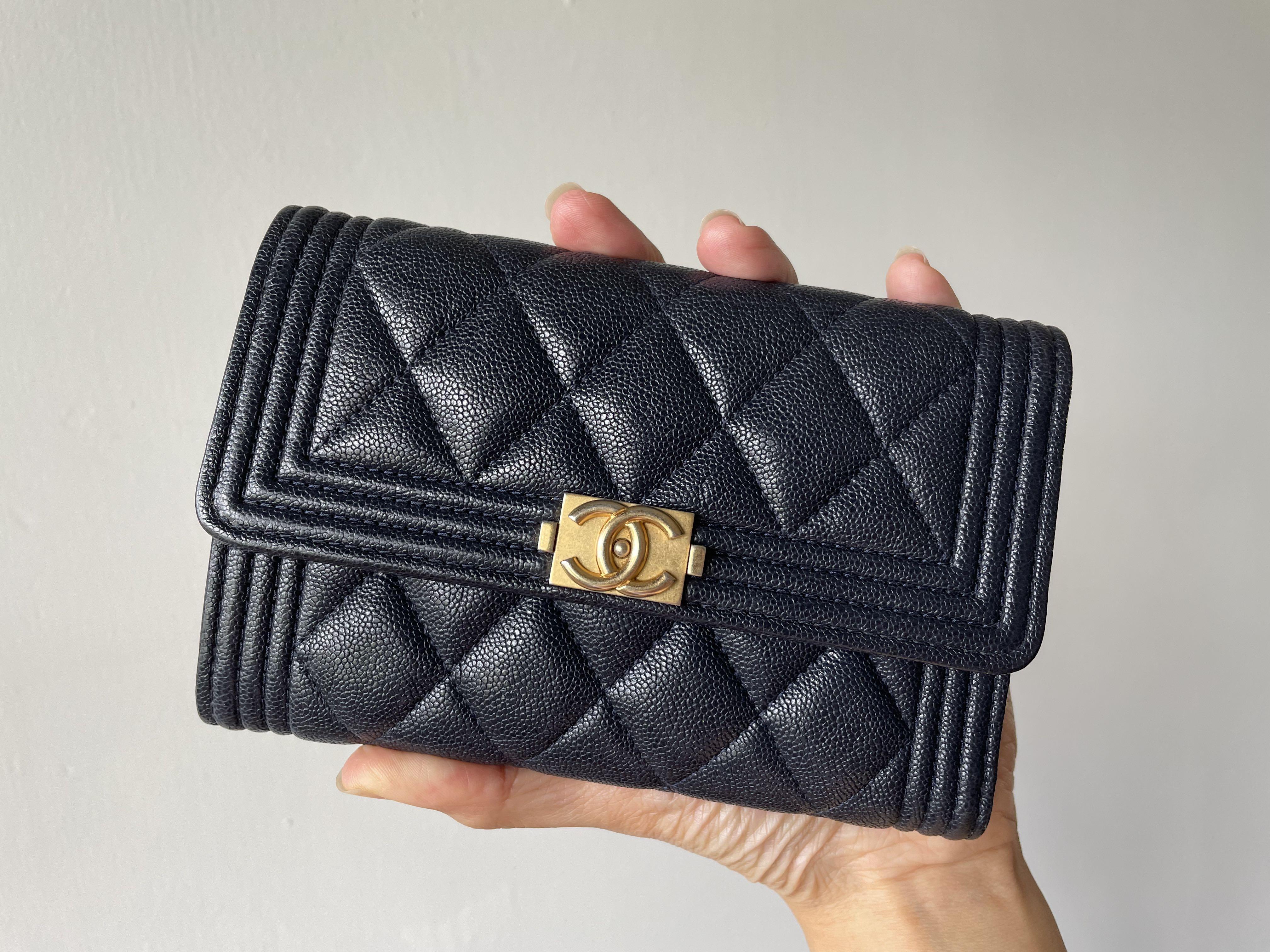 Small flap wallet - Grained shiny calfskin & gold-tone metal, purple —  Fashion | CHANEL