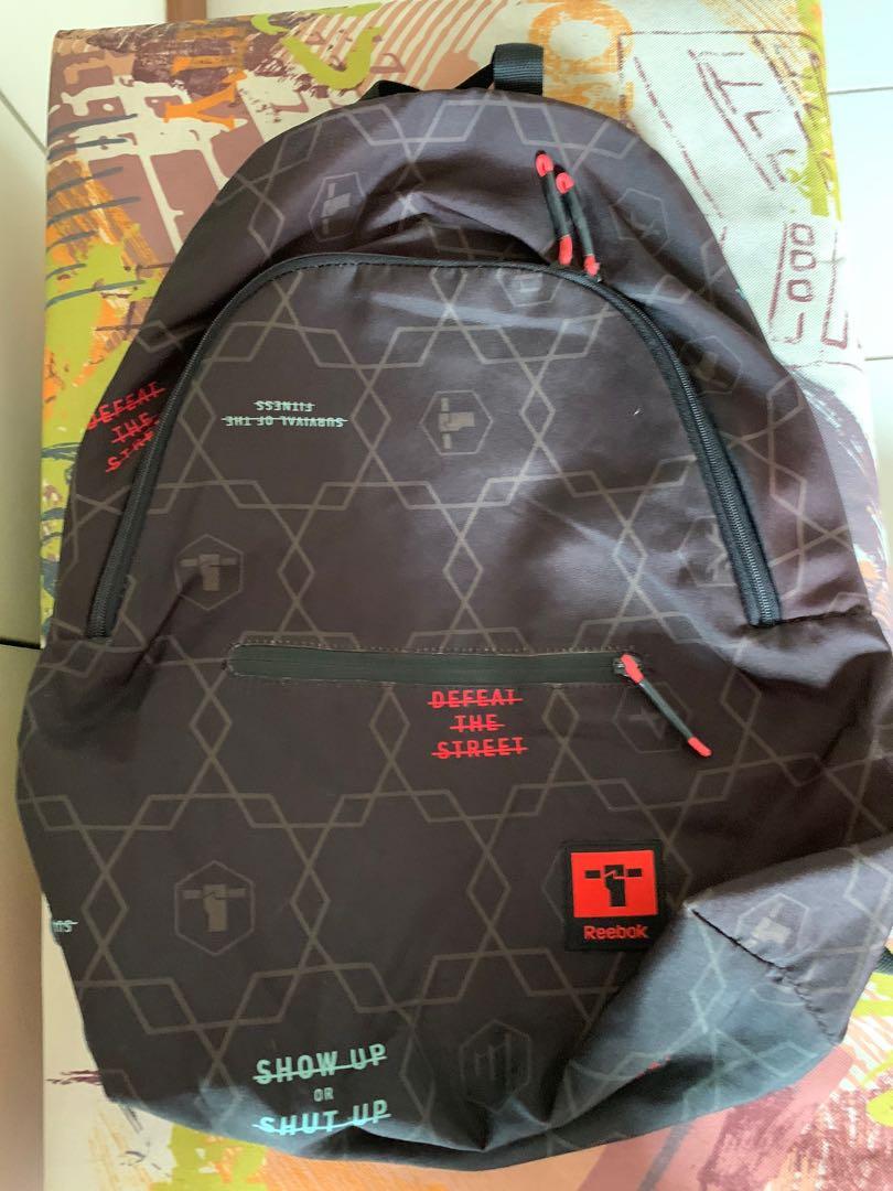 Backpack (Category: Backpacks) located in Singapore. Submitted by jenny3010 (Listing ID 1164905878, Image 3). Description: Very light backpack .