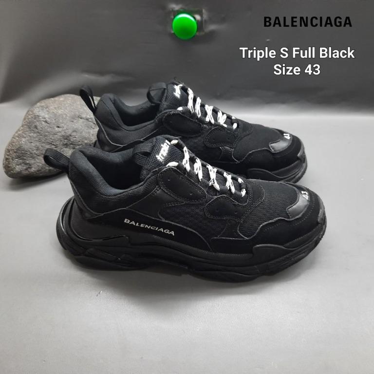 Balenciaga Triple S full black 43, Fesyen Pria, Sepatu