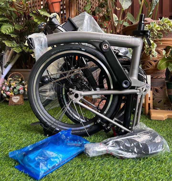 BROMPTON (Category: Bicycles) located in Shah Alam. Submitted by prettylovelyride (Listing ID 1164873632, Image 2). Description: Brompton C line 1- C line M6L Black Edition Black Lacquer RM10,200 2- C line M6L BE Turkish Green RM10,200 3- C Line S6L Turkish Green RM9,200 4- C line M6L Racing Green RM9,200 5- C line M6L Cloud Blue RM9,200 6- C line M6L Fire Coral RM9,200 7- C line M6L House Red RM9,200 8- C line S6L BE Flame Lacquer RM11,500 9- C 