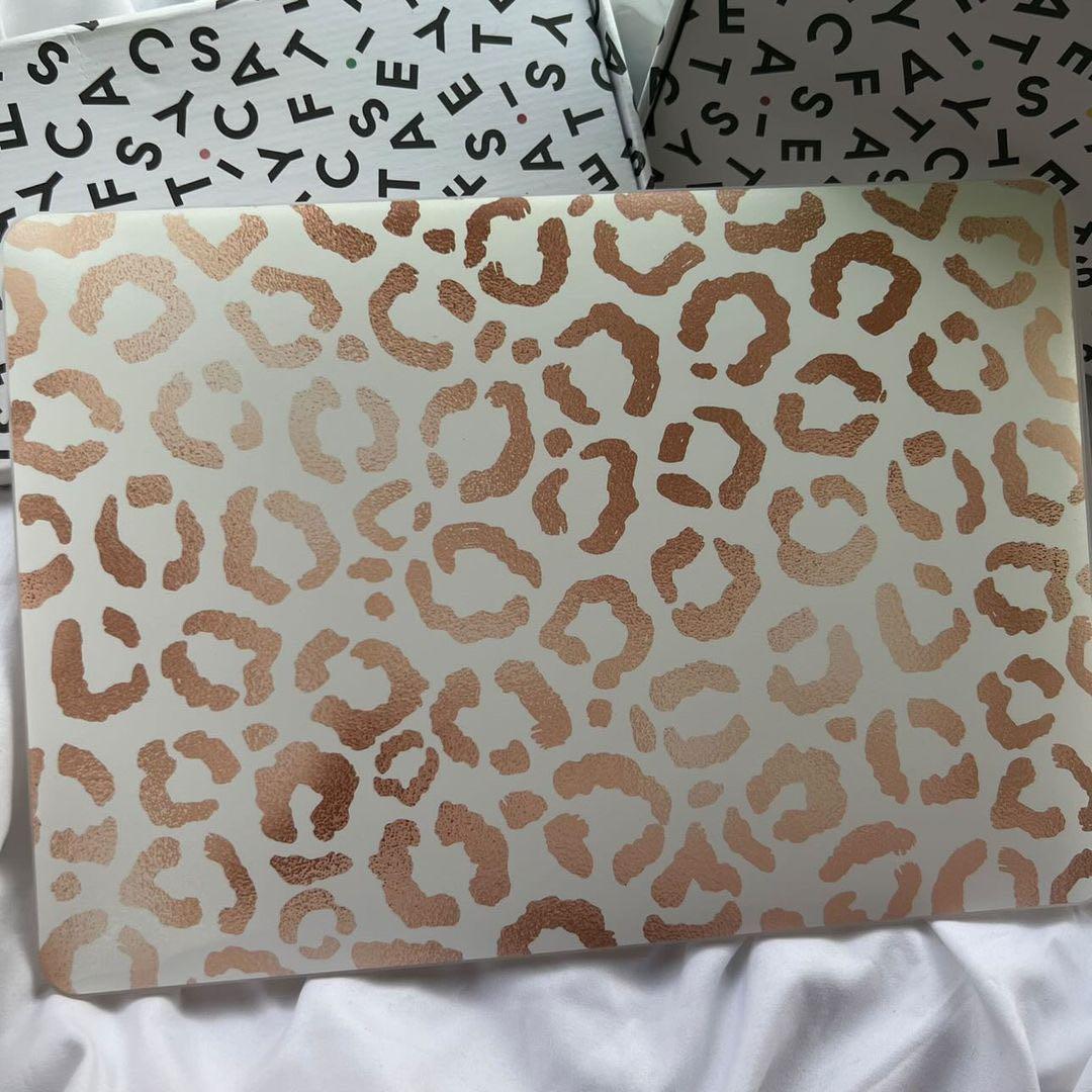 Casetify snap case for Macbook air “13 (2018-2020) (Category: Cases & Sleeves) located in Iligan City. Submitted by girlcatch24 (Listing ID 1164957334, Image 3). Description: Rfs: Change of heart. With box and bag. *may slight dents due to shipping. .