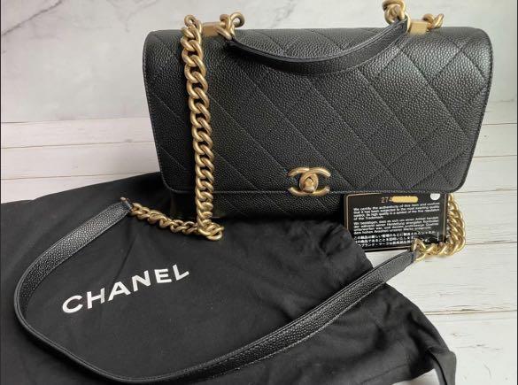 Gold chain hotsell chanel bag
