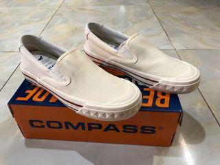 Compass Retrograde Slip-On White