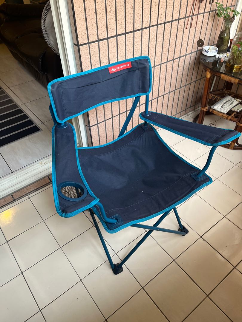 Decathlon camping chair, 體育器材, 健行及露營在旋轉拍賣