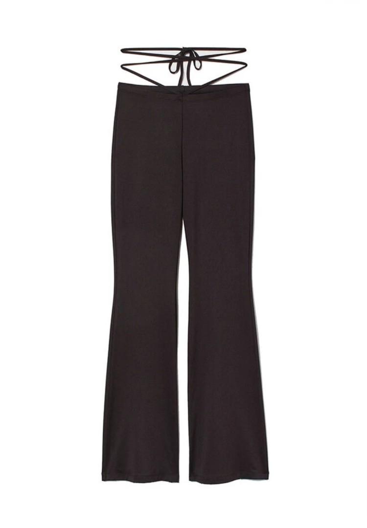 H&M Brown flared leggings (Category: Other Bottoms) located in Caloocan City. Submitted by cleooo_ (Listing ID 1164976924, Image 3). Description: *never been used *color: brown.