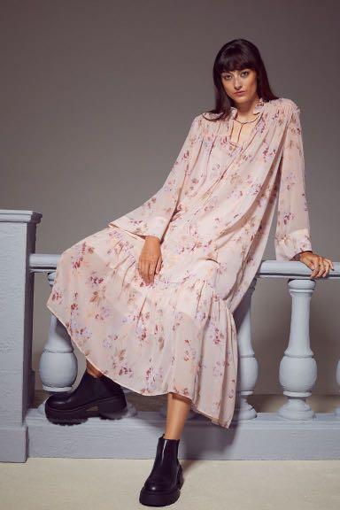 H&m long hot sale chiffon dress