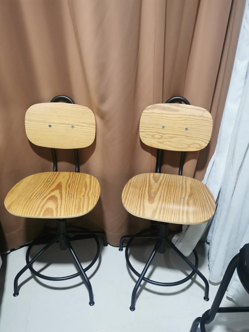 Pine best sale swivel chair