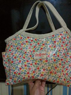 (Category: ) located in . Submitted by LoveBags (Listing ID 1164844942, Image 1). Description: .