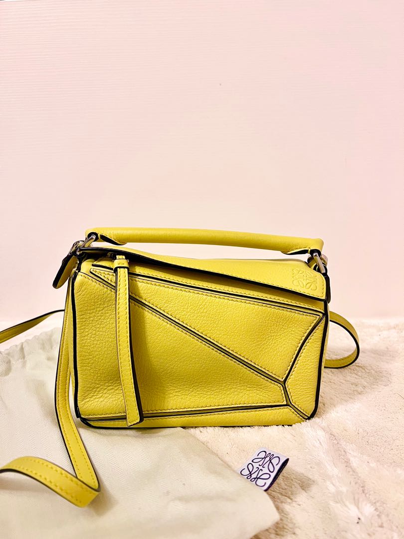 LOEWE Mini Lemon Pouch