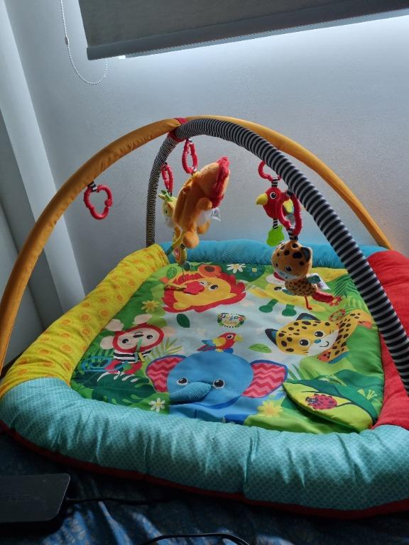 Baby safari lights hotsell and sounds playmat