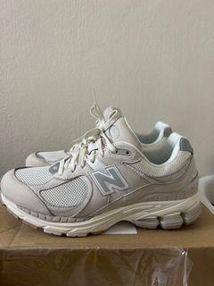 New Balance 2002r