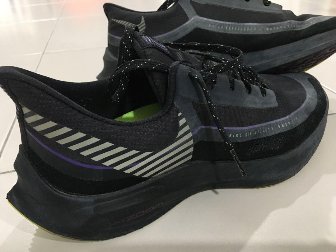 Nike zoom run utility top