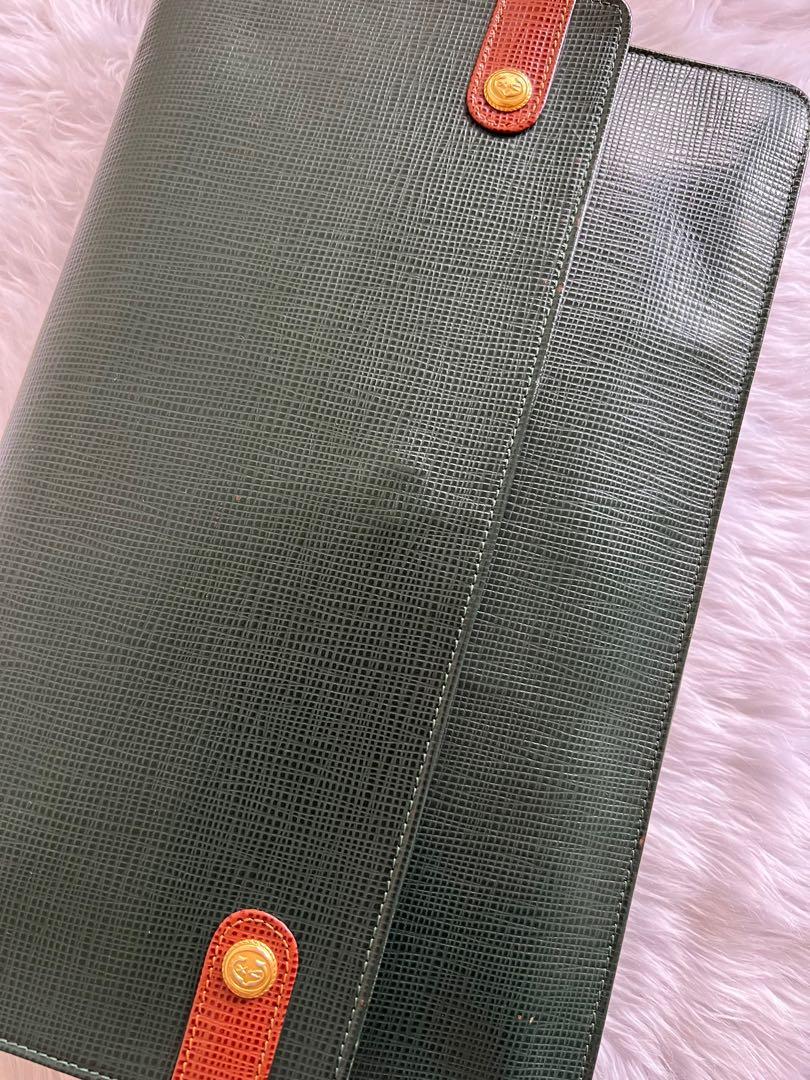 Philippe Charriol Envelop Bag Auth (Category: Luxury Bags & Wallets) located in Cabanatuan. Submitted by bryanvain (Listing ID 1165037353, Image 2). Description: Pls see pics for flaws overall this is 9/10 Pls message me for info.