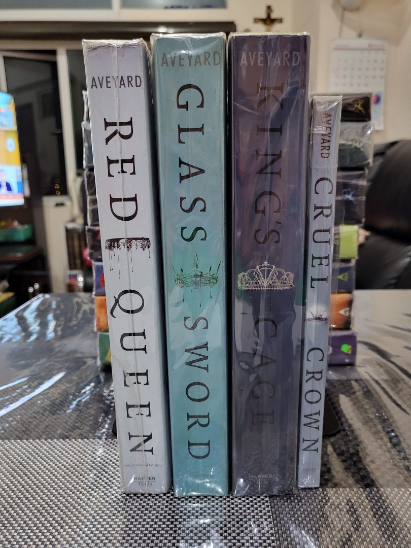 Red queen set by victoria aveyard, Hobbies & Toys, Books & Magazines