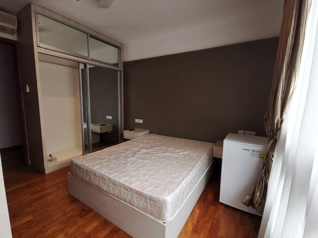 Master bedroom rental near the King Albert Park MRT station., Property