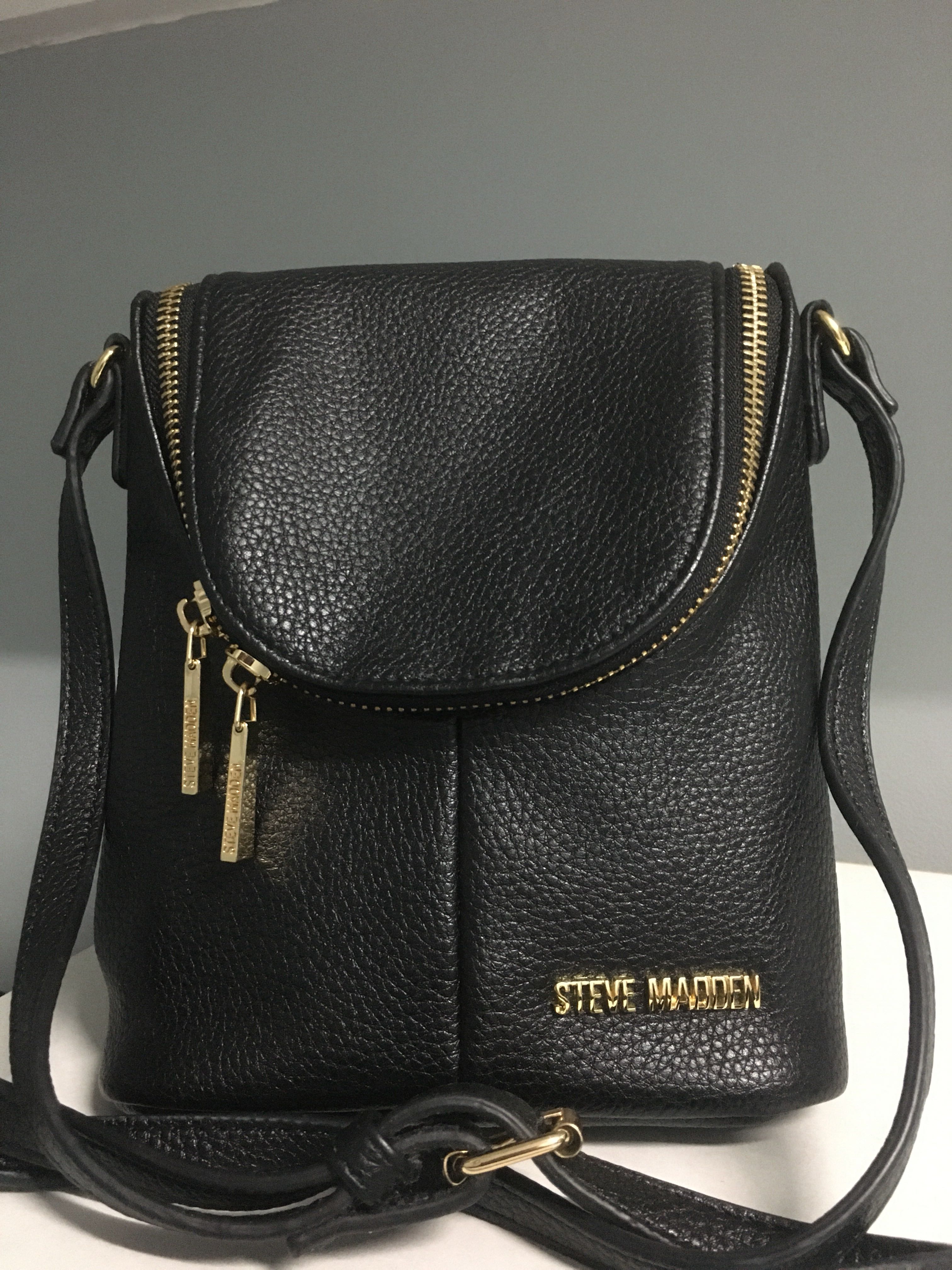 SALE Steve Madden Sling Bag, Luxury, Bags & Wallets on Carousell