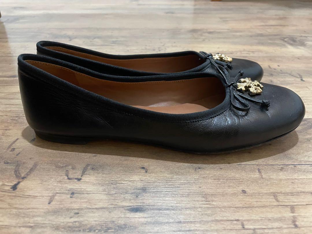 Tory Burch Charm Ballet Flats (Black US 7) (Category: Flats & Sandals) located in Lucena. Submitted by marguuuhm (Listing ID 1165009433, Image 2). Description: Goat Leather so super soft! Used 2-3 times.